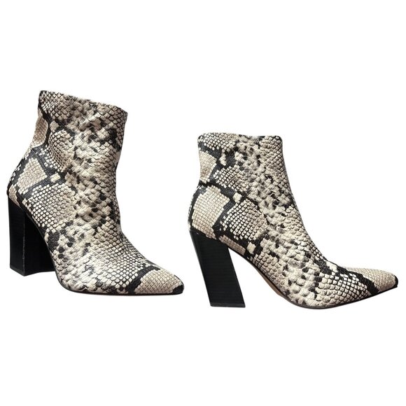 Vince Camuto Tillen Snake Print Ankle Boots Unique Block Heel Pointed Toe 9.5 - Picture 1 of 10